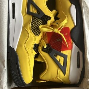 Air Jordan Yellow Lightning